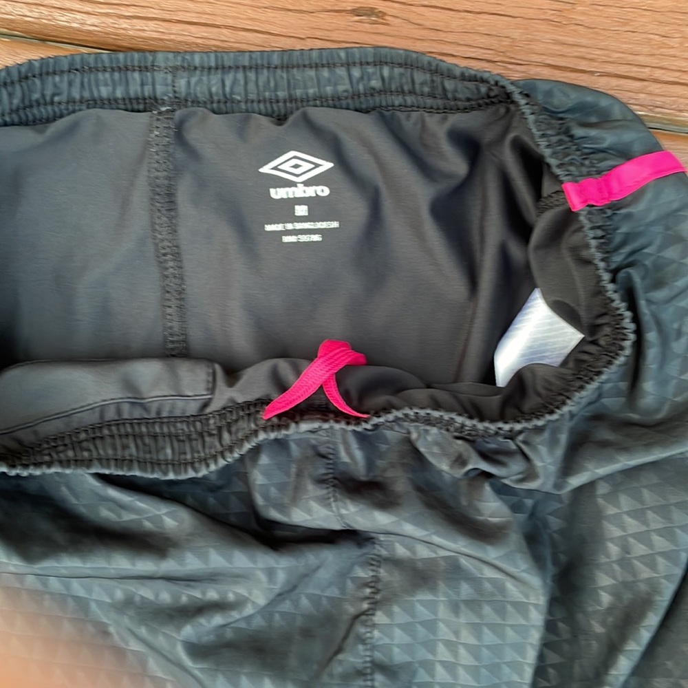 Umbro Lined Shorts with Compression Shorts - Picture 5 of 6